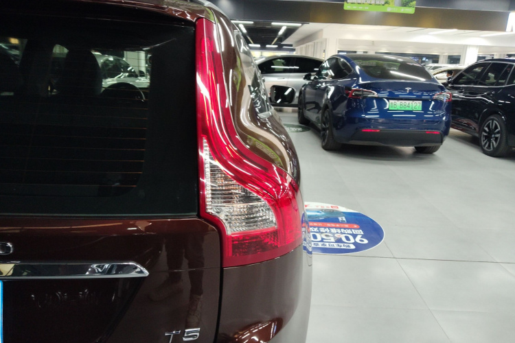 沃尔沃XC60 2016款 T5 智进版车身外观6006