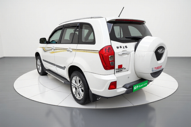 奇瑞 瑞虎3 2018款 经典版 1.6L CVT舒适型车身外观5