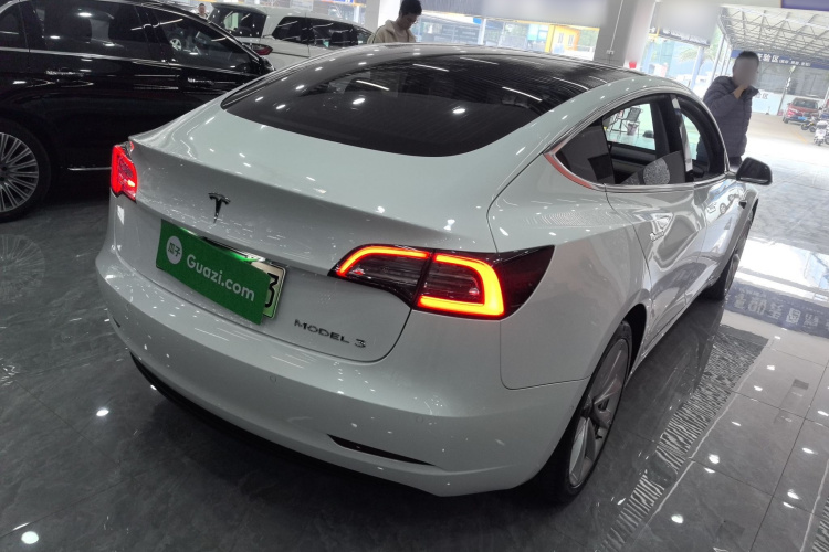 特斯拉 Model 3 2019款 标准续航后驱升级版车身外观7
