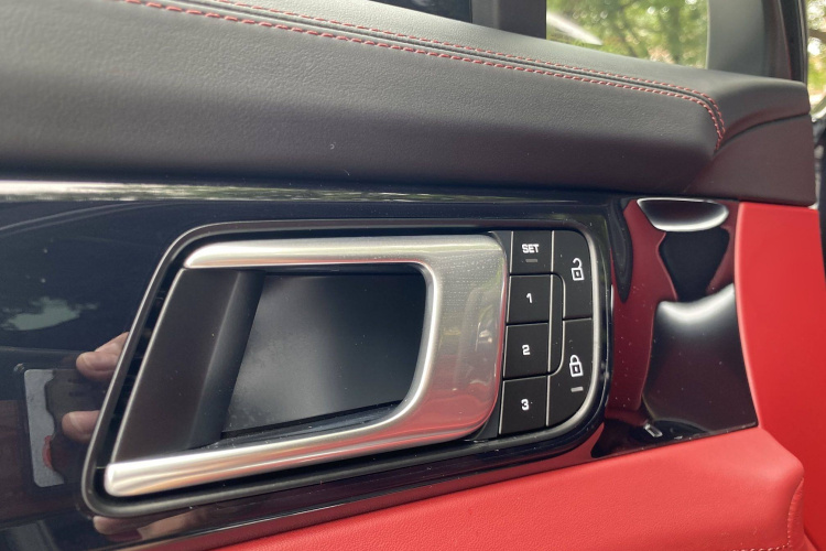 保时捷 2023款 Panamera 行政加长铂金版 2.9T局部细节9004