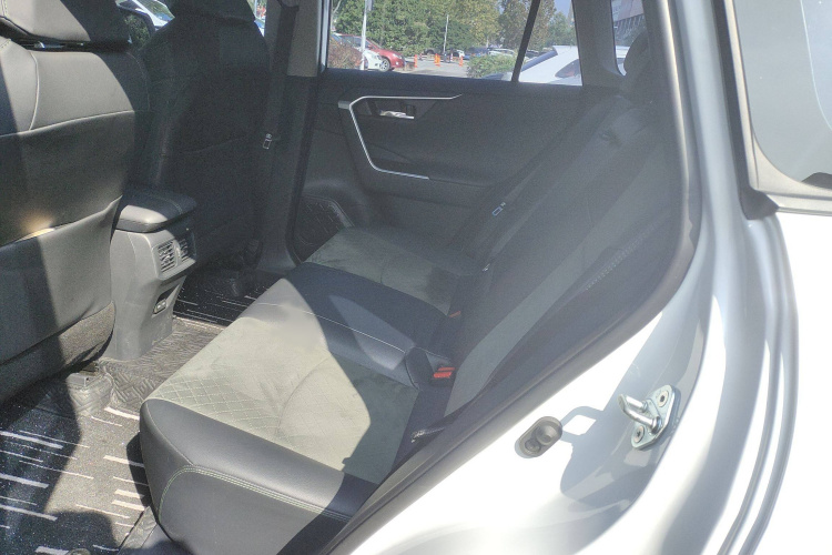 丰田 RAV4荣放 2023款 2.0L CVT四驱探险Plus版中控内饰7001