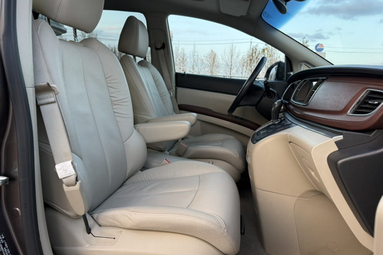 别克GL8 2017款 25S 豪华型 国V中控内饰7002