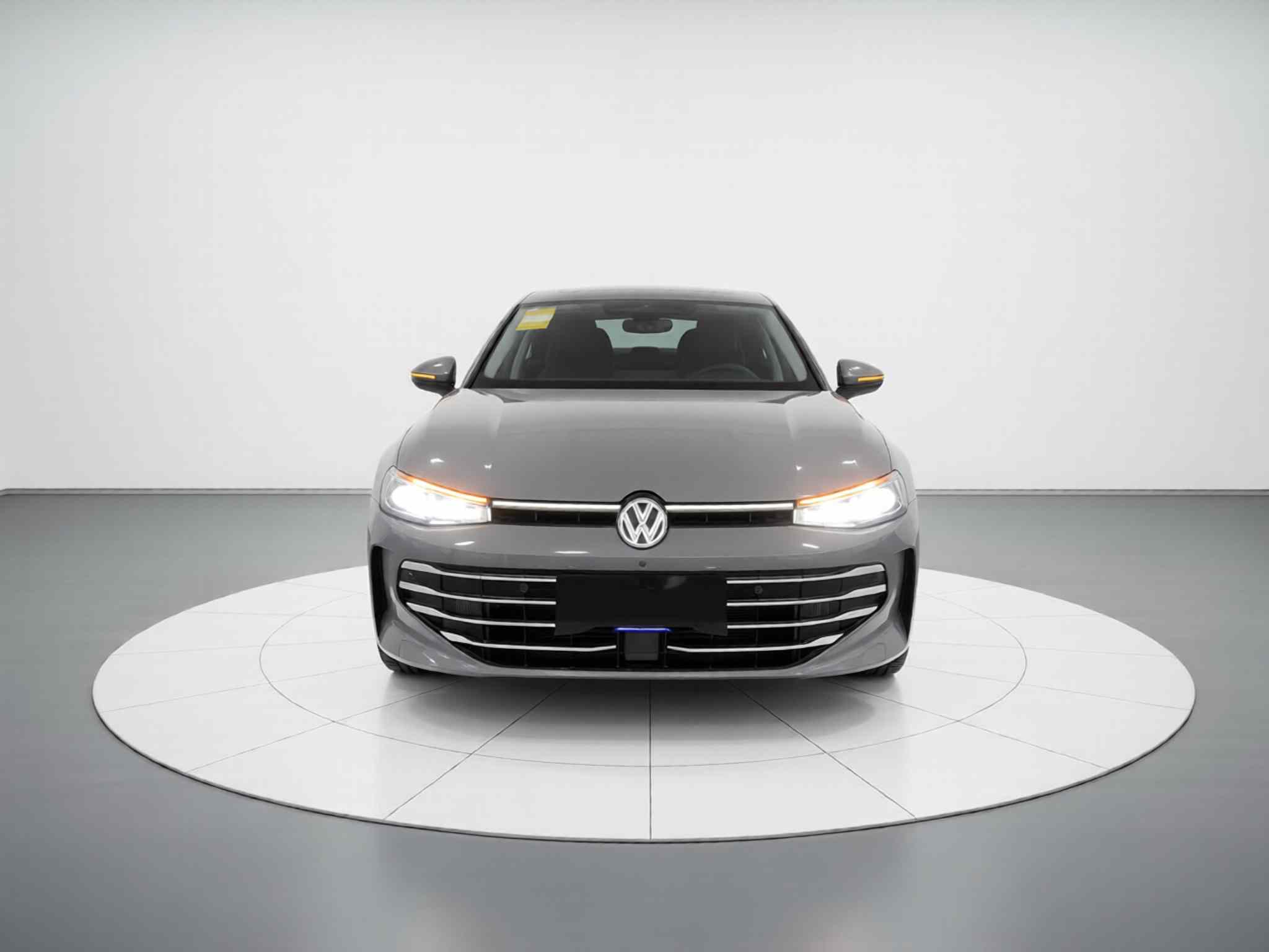 大众 帕萨特 2025款 Pro 380TSI 龙尊版(1)