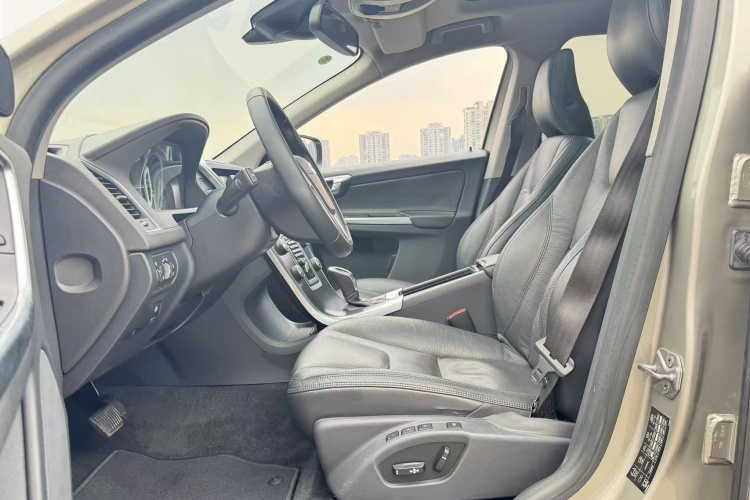 沃尔沃XC60(进口) 2014款 T5 智逸版中控内饰7001