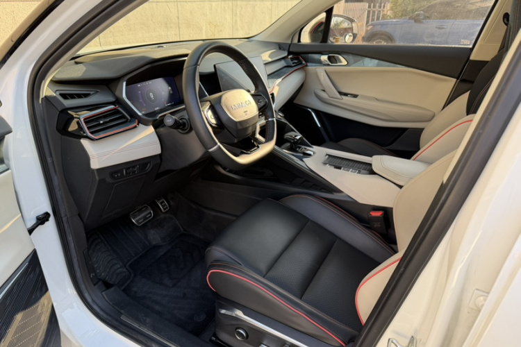 领克06 2020款 1.5T 耀Halo中控内饰7001