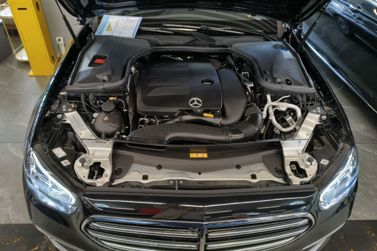 奔驰E级 2023款 改款 E 300 L 豪华型机舱底盘24