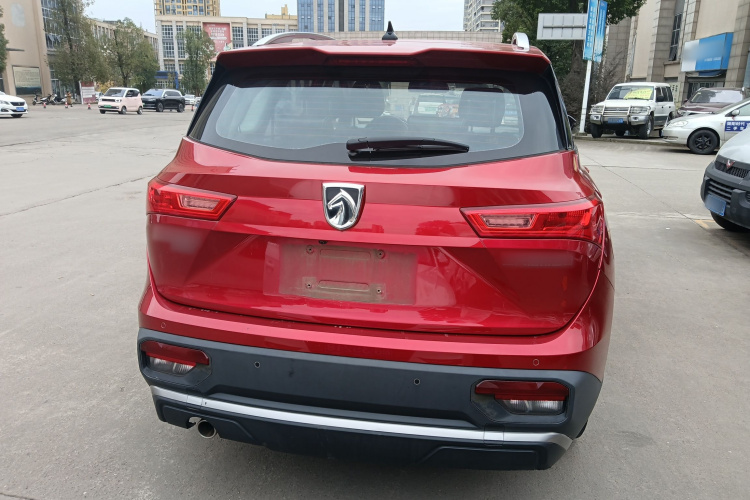 宝骏530 2021款 全球车周年纪念版 1.5T 手动豪华型 7座车身外观6