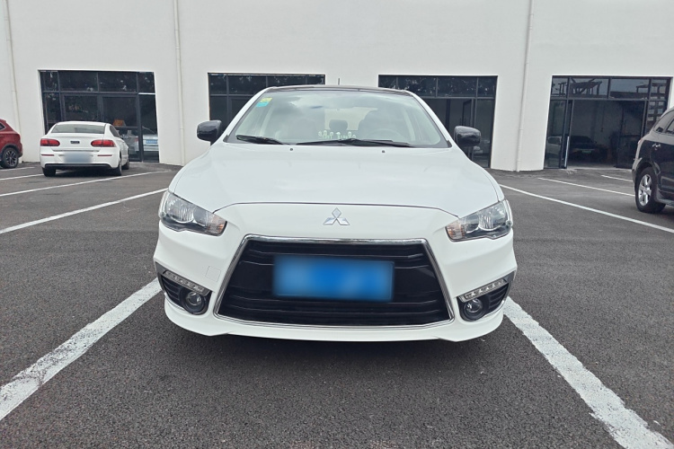 三菱 翼神 2016款 1.8L CVT黑白复刻版车身外观6001