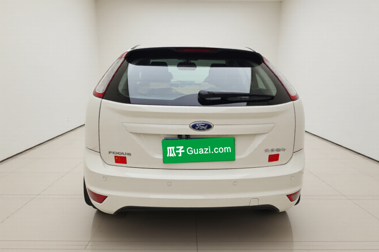 福特 福克斯 2013款 两厢经典 1.8L 自动基本型车身外观6