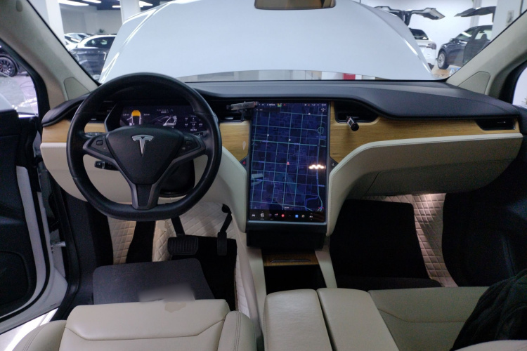 特斯拉 2017款 Model X 100D 长续航版中控内饰12