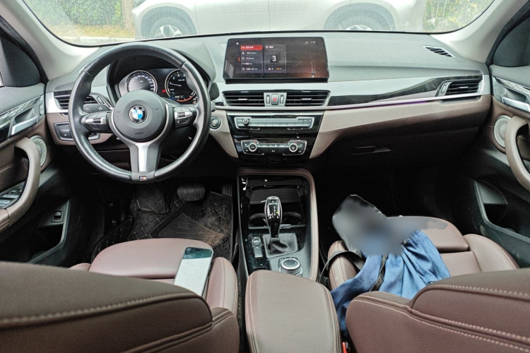 宝马X1 2021款 sDrive20Li 尊享型中控内饰7002