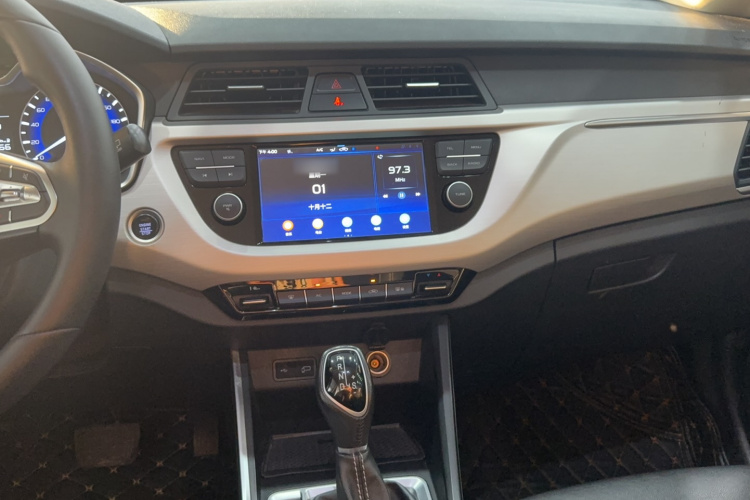 吉利汽车 远景X3 2019款 升级版 1.5L CVT精英型局部细节16