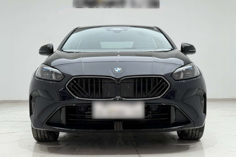 宝马2系 2025款 225L M运动曜夜套装车身外观6002