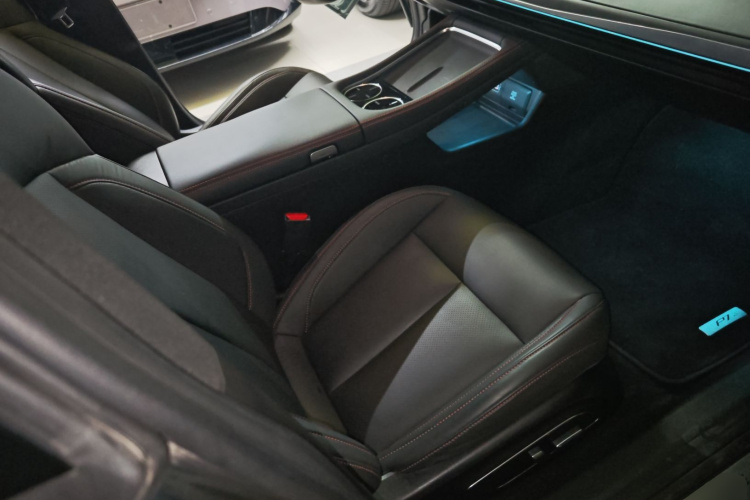 小鹏P7 2023款 P7i 610 鹏翼性能版局部细节41