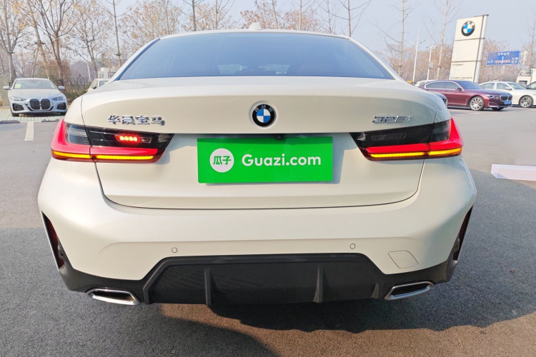 宝马3系 2024款 325i M运动套装车身外观6004