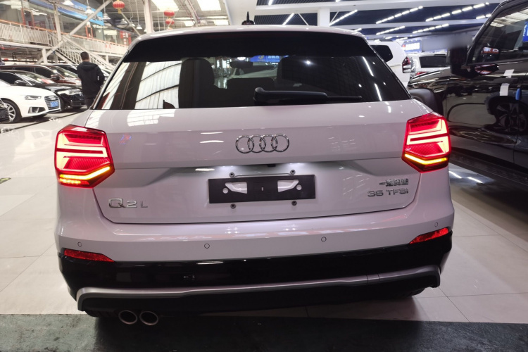 奥迪Q2L 2021款 35 TFSI 时尚动感型车身外观6