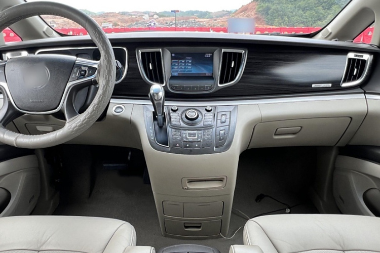 别克GL8 2013款 3.0L XT豪华商务旗舰版中控内饰7004