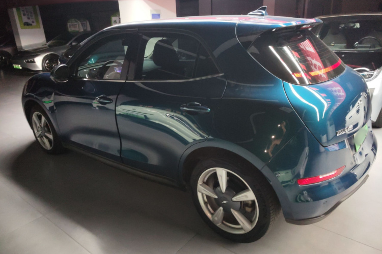 欧拉好猫 2022款 400km标准续航 豪华型 磷酸铁锂车身外观4