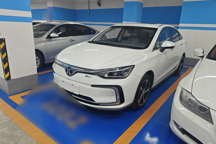 北京汽车 北京EU5 2018款 R550 智潮版车身外观1