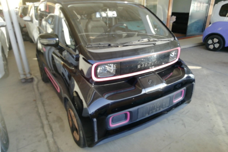 宝骏KiWi EV 2022款 设计师轻享版 磷酸铁锂车身外观3