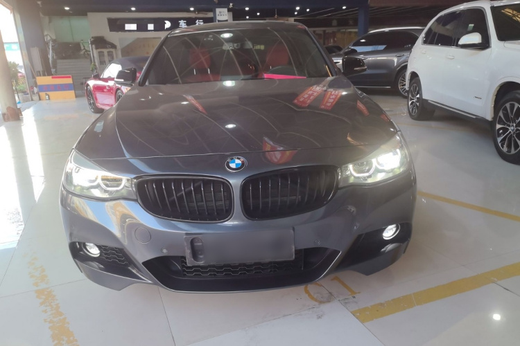 宝马3系GT 2020款 330i M运动曜夜版车身外观2