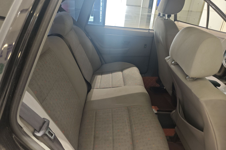 大众 桑塔纳经典 2007款 1.8L 景畅型中控内饰7007