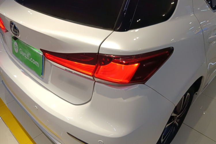 雷克萨斯CT 2017款 CT200h 精英版 单色 国V车身外观9