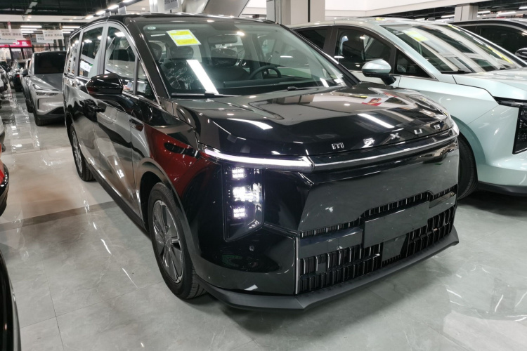 上汽大通MAXUS 大家7 2024款 改款 超混 长续航版 悦享版车身外观3