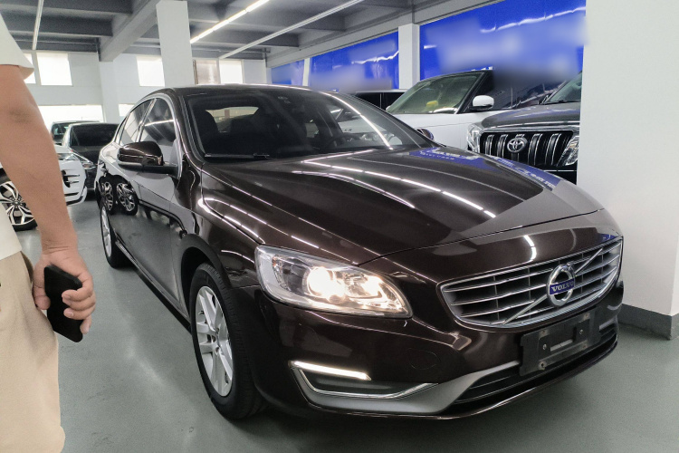 沃尔沃S60 2018款 S60L T3 智进版车身外观6002
