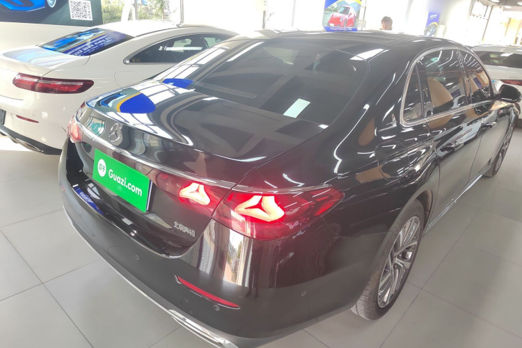 奔驰E级 2025款 E 300 L 时尚型车身外观7