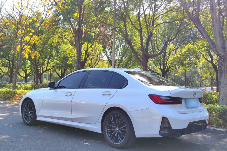 宝马3系 2023款 325Li M运动曜夜套装车身外观6006