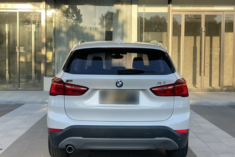 宝马X1 2018款 sDrive18Li 时尚型车身外观6004