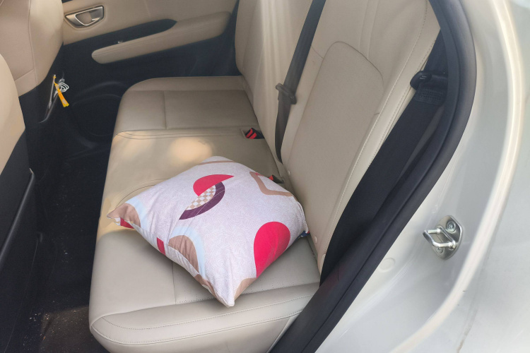 五菱汽车 五菱缤果PLUS 2024款 330km 五座版中控内饰7004