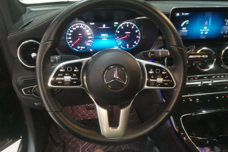 奔驰GLC轿跑 2022款 改款 GLC 260 4MATIC 轿跑SUV中控内饰13