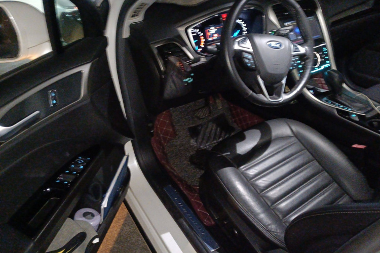 福特 蒙迪欧 2013款 2.0L GTDi200时尚型中控内饰7003