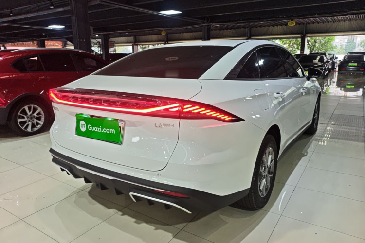 吉利银河 银河L6 2025款 EM-i 60km 启航版车身外观7