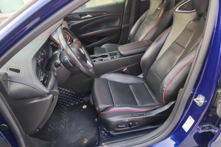 别克 君威 2020款 GS 28T 尊贵型中控内饰19