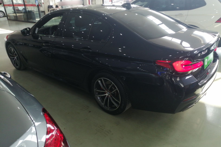 宝马5系(进口) 2022款 改款 525i M运动套装车身外观6003