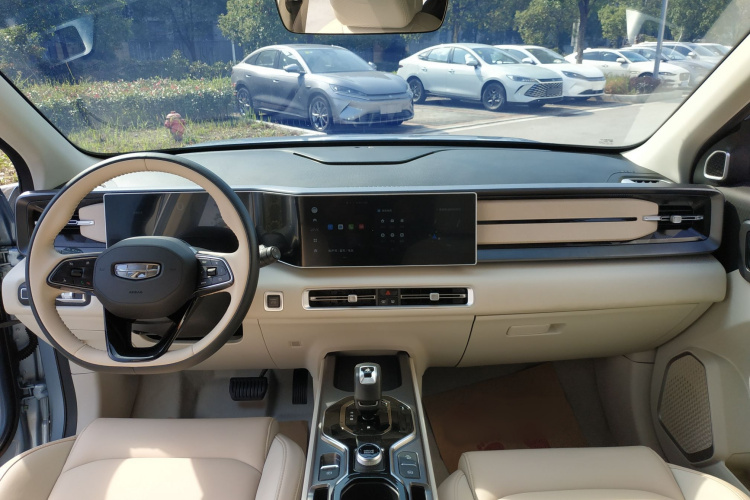 吉利汽车 吉利icon 2023款 1.5TD 巧克力醇巧版中控内饰7003