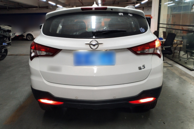 海马S5 2016款 1.6L 手动豪华型科技版车身外观6004