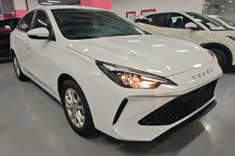 荣威i5 2026款 1.5L CVT豪华版车身外观3