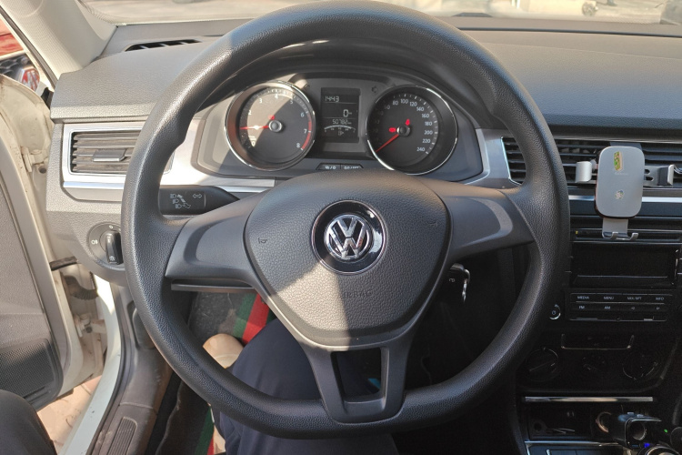 大众 宝来 2018款 1.5L 手动时尚型中控内饰13