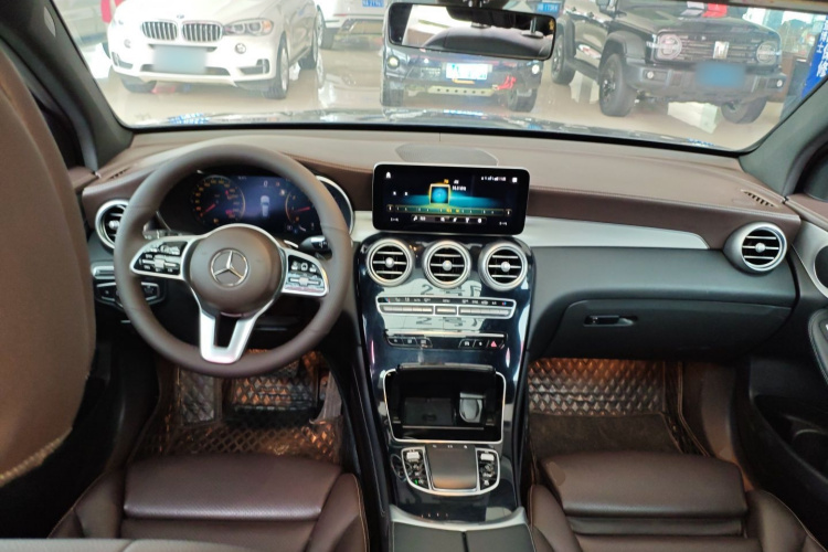 奔驰GLC 2022款 改款 GLC 260 L 4MATIC 动感型中控内饰7002