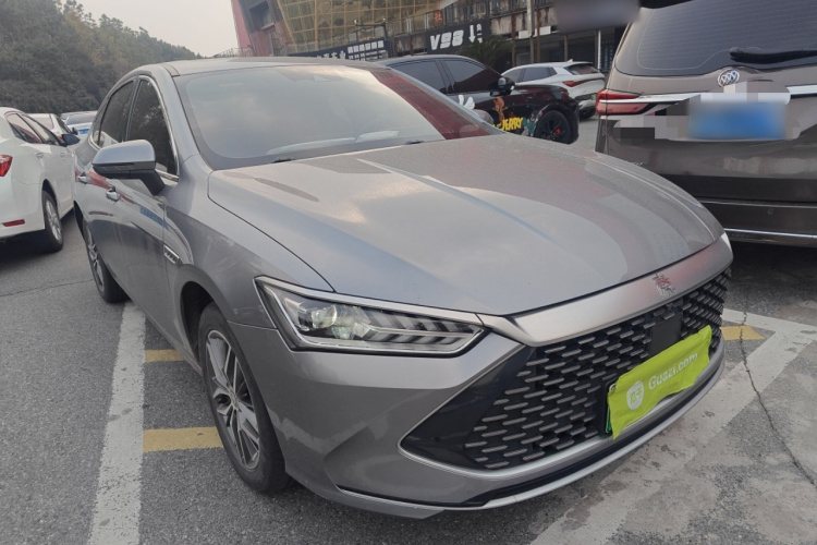 比亚迪 秦PLUS 2021款 DM-i 120KM 旗舰型车身外观3