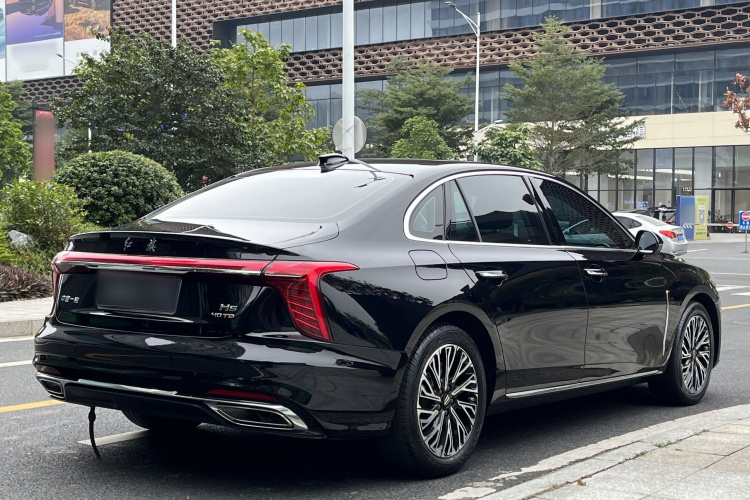 红旗H5 2024款 2.0T 自动智联旗畅版车身外观6006