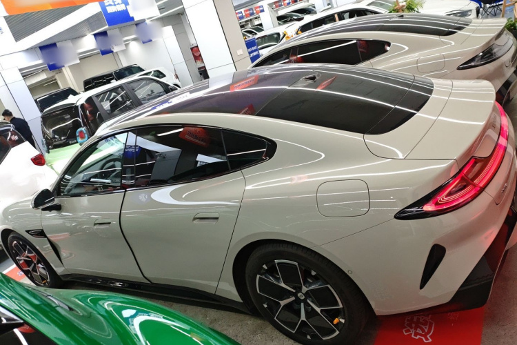 小米汽车 小米SU7 2024款 后驱长续航智驾版车身外观4