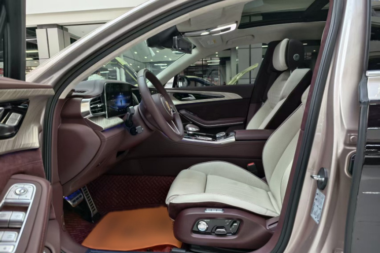 红旗H9 2020款 3.0T 智联旗领四座版中控内饰7002