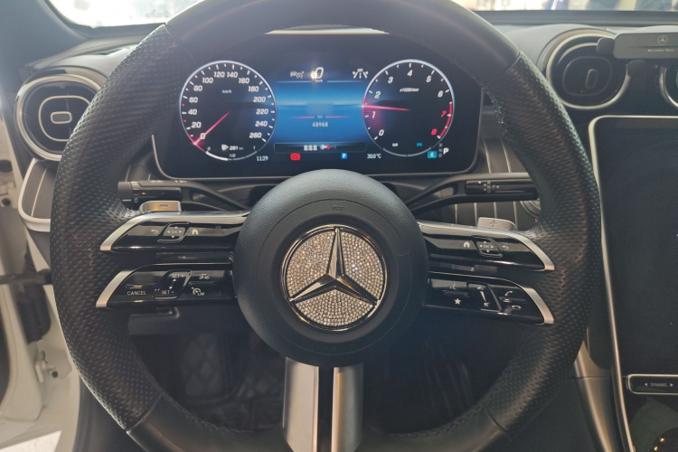 奔驰C级 2023款 C 200 L 运动版中控内饰13