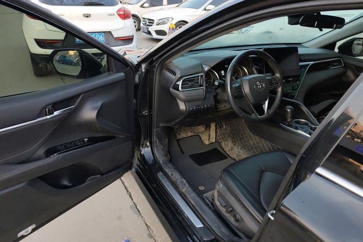 丰田 凯美瑞 2021款 2.0G 豪华版中控内饰7003