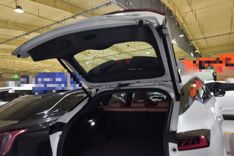 长安UNI-Z 2025款 1.5T 尊贵型机舱底盘23